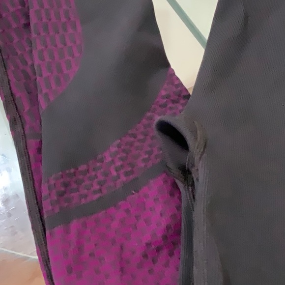 Lululemon leggings size 4 - Picture 5 of 5